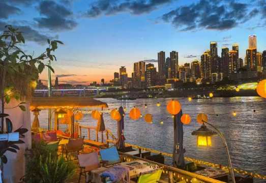 Chongqing Creek Guest House (Scenic Views by the Jialing River + Stove-Boiled Tea + Tea and BBQ + Mountain City Tipsy Hideaway)