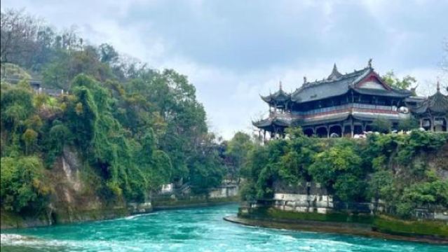 四川成都清朝古街道+杜甫草堂+武侯祠+大熊貓繁育基地包車日遊