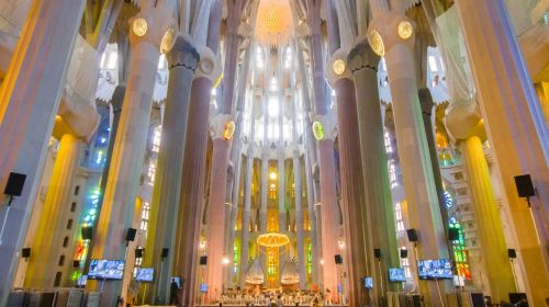 Montserrat & Sagrada Familia: Guided Tour from Barcelona Day Tours