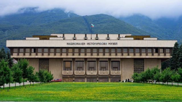 จากโซเฟีย: วัดริลาและพิพิธภัณฑ์ ถ้ำ หรือสปา (เลือกได้)