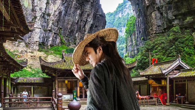 Eendaagse tour met karakteristieke maaltijd (max. 8 personen): Chongqing Wulong Three Natural Bridges + Longshuixia Gap + Wujiang