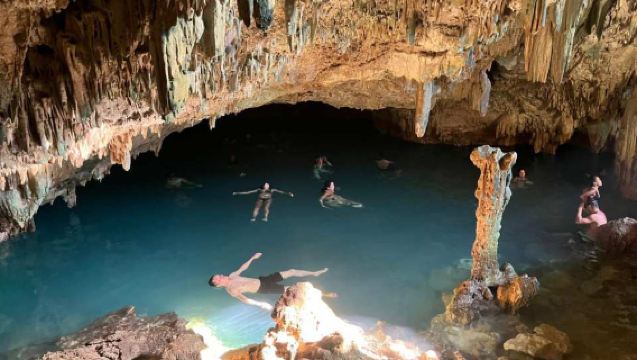 Departing from Labuan Bajo: Rangko cave + sand island + 4 hr itinerary