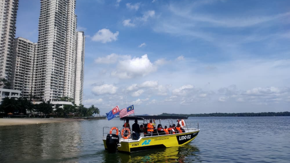 Johor-Singapore causeway sightseeing tour