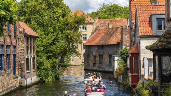 1-day tour to Ghent and Bruges (departure from Brussels) Minnewater