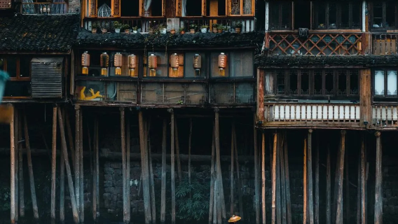 Bermula dari Fenghuang|Jambatan Aizhai + Bandar Teh Biancheng Cha Dong + Gunung Bambu kumpulan 16 orang lawatan sehari