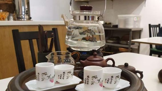 Degustación de té en Yi Xin Xuan de Singapur | Práctica de té Kung Fu + cata de té exquisito + dulces típicos de Hong Kong + souvenirs de té