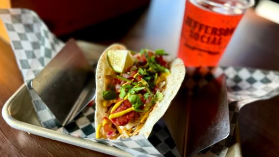 Cincinnati: Food Tour of 6+ Tastings from Chili to Ice Cream