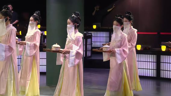 Tianjin: Arvsmiddag på Zhuangwang Mansion | Immersiv show och kunglig meny