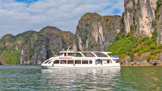 Halong One-day Tour on Premium Cruise with Transfer, Lunch and Entrance Tickets