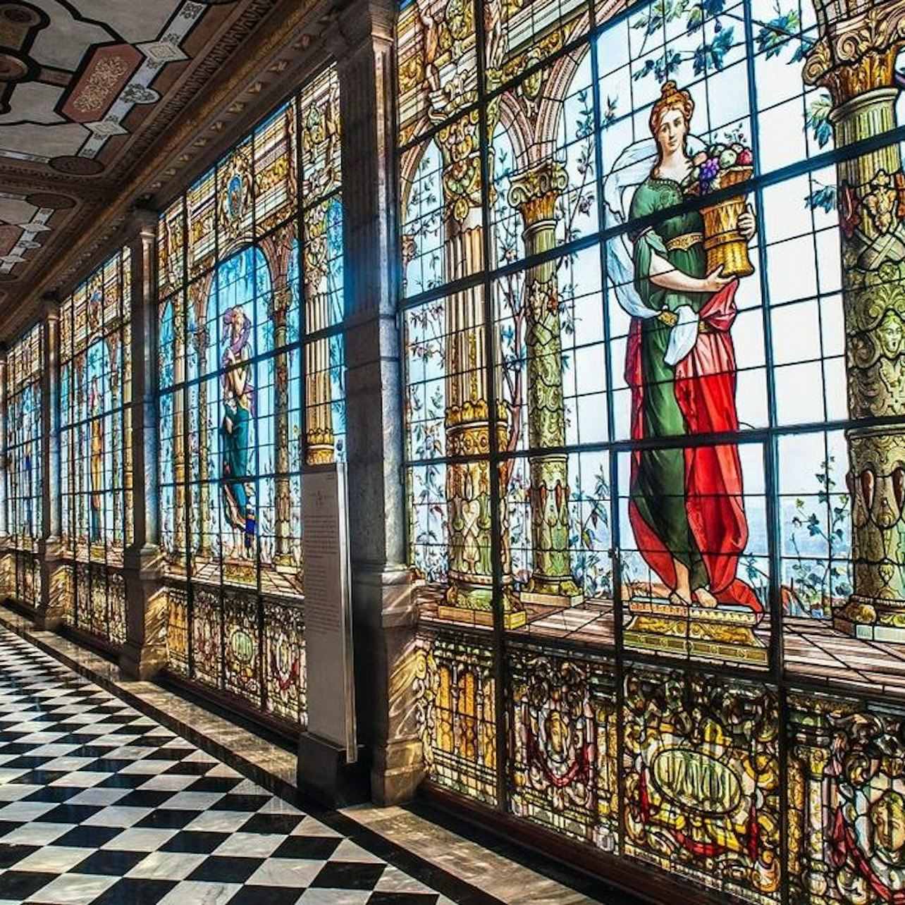 Chapultepec Castle: Skip The Line Ticket + Guided Tour