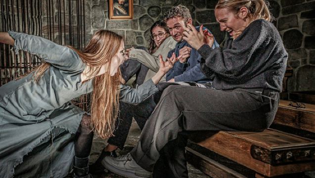 เบอร์ลิน: ตั๋วรถบัสแบบขึ้นลงได้ 24 ชั่วโมง + เข้าชม Berlin Dungeon + ออดิโอไกด์