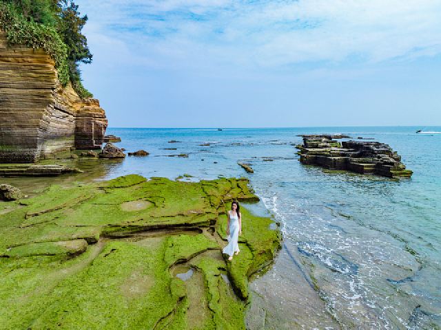 廣西北海潿洲島遊艇帆船出海觀光海釣艇租賃拼船包船出海觀鯨尋鯨浮潛海釣海上項目體驗旅遊