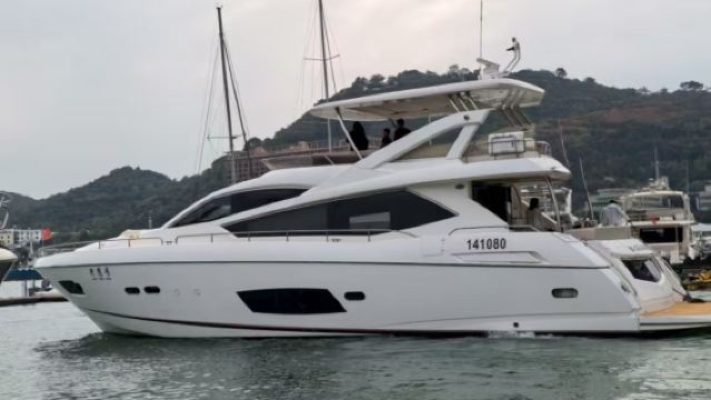 【三亞遊艇包船】三亞半山半島碼頭英國進口Sunseeker聖汐75尺豪華遊艇包船出海豪華猶如水上移動別墅