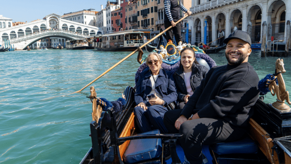 Venesia: Tur St. Mark, Istana Doge, Rialto, dan Gondola