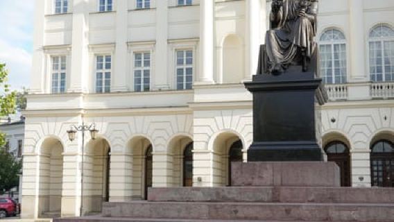 Warsaw: Guided Walking Tour with a Private Chopin Concert