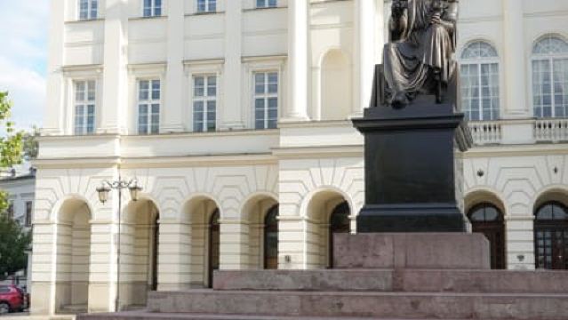 วอร์ซอ: ทัวร์เดินชมพร้อมไกด์และคอนเสิร์ตโชแปงส่วนตัว