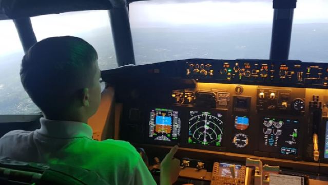 BARNSLEY(60 MINS BOEING 737 FLIGHT SIMULATOR EXPERIENCE)