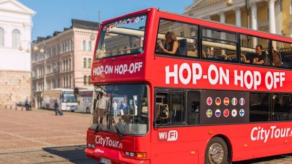 Recorrido turístico por la ciudad de Helsinki en autobús turístico (subida y bajada libre).