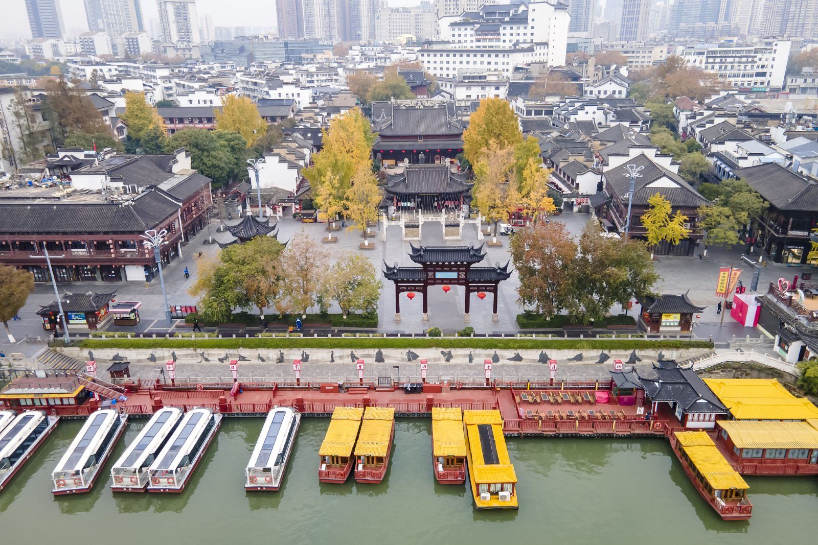 Nanjing: Nanjing Confucius Temple + Museum + Great Bao'en Temple|Customized Car and Driver in Multiple Languages (Chinese, English, etc.)