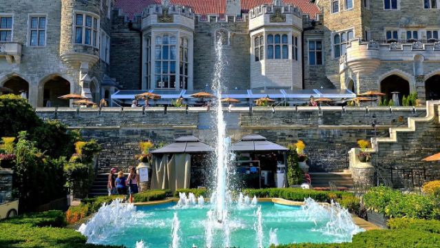 lawatan sehari di Kanada: Istana Casa Loma Toronto - Muzium Kasut Bata - Menara CN Kanada