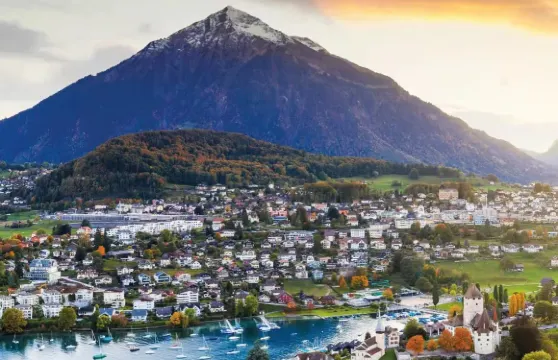 【蘇黎世出發】施皮茨+布里恩茨湖小鎮包車一日遊【中文司機】