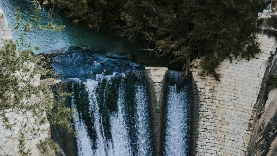 Caminito del Rey: Guided Tour in Italian + One-Way Shuttle Bus from El Chorro