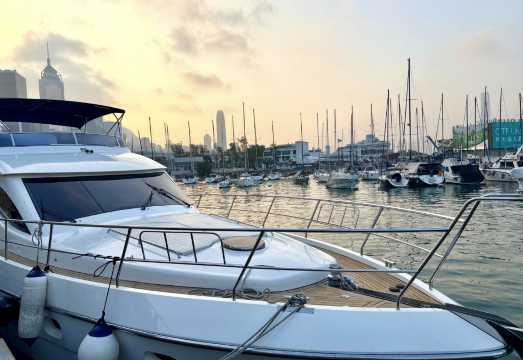 [Hong Kong Yacht Charter] 70ft Luxury Party Yacht Rental (5-20 people) Multi-Route Sea Excursion [KTV + White Wine + Champagne] Birthday/Proposal/