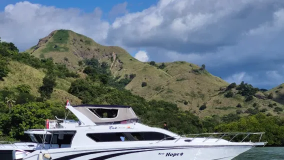 Komodo 6 Popular Spots- One Day Tour Speedboat By East Cruise