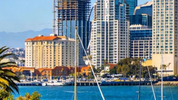 Lawatan Sehari di Los Angeles, Amerika Syarikat + Bandar Lama San Diego + Victory Kiss / Itinerari Fleksibel - Boleh Disesuaikan