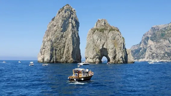 Boots- und Landtour auf Capri ab Sorrent mit Limoncello-Verkostung