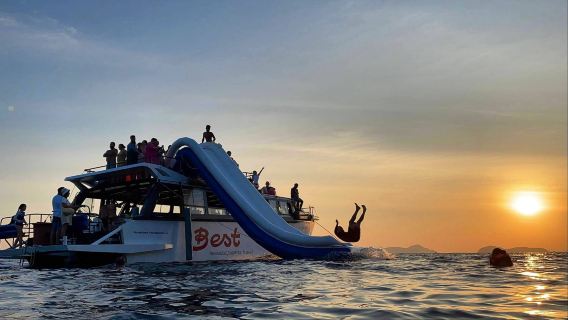 Phi Phi, Racha Yai ja Maiton Sunset Party – Premium Catamaran -kokemus