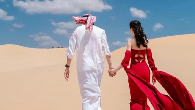 Ho Chi Minh Mui Ne 1-day tour: Red Sand Dunes + White Sand Dunes + Fairy Stream, Mui Ne with optional Chinese/English guide