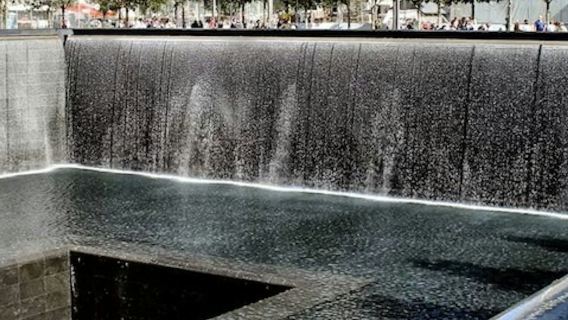 นิวยอร์ก: ทัวร์เดินชมบริเวณกราวด์ซีโร่พร้อมไกด์