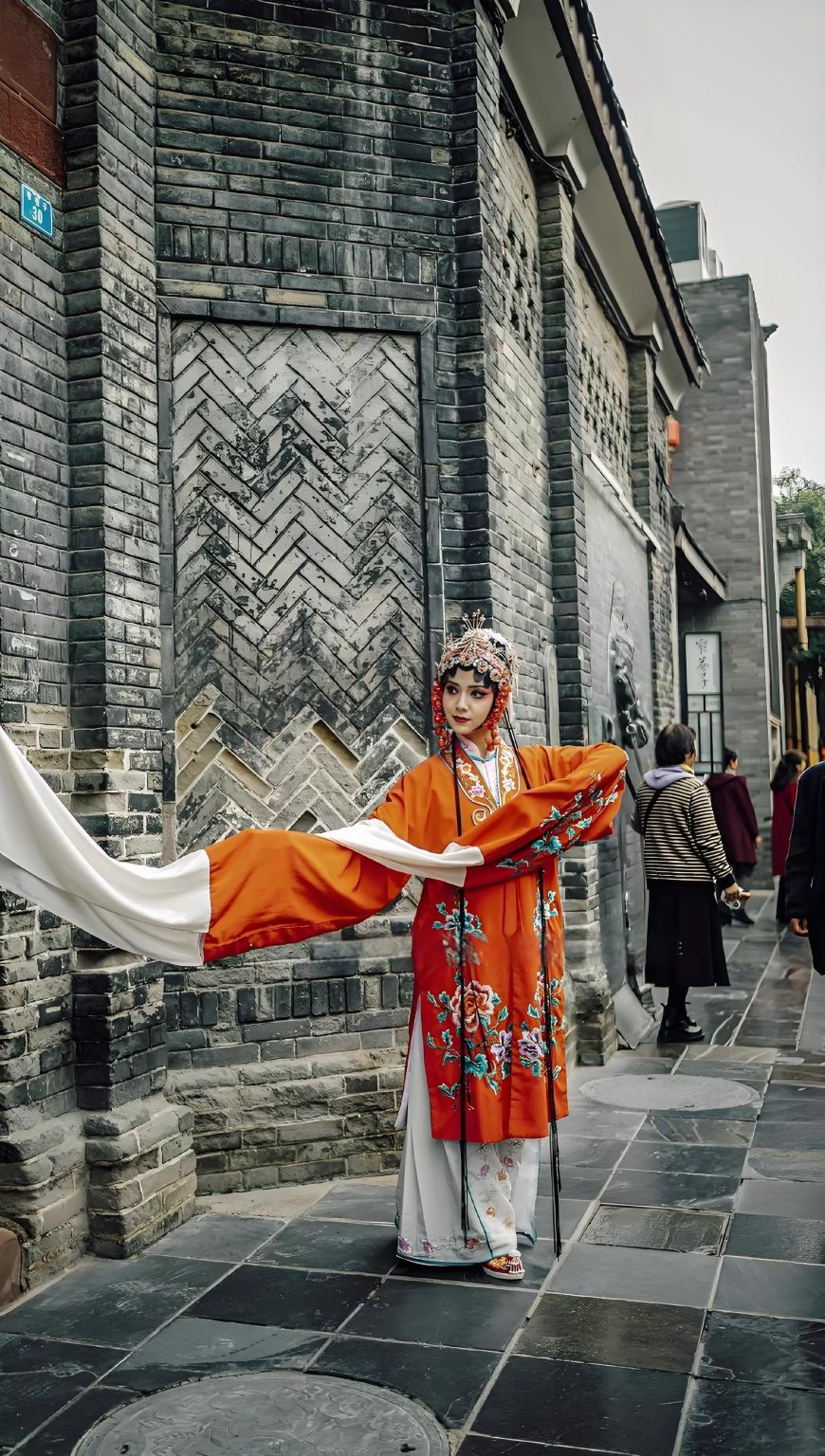 Chengdu Museum + People's Park + Kuanzhai Alleys + Jiu Yan Qiao Day Tour