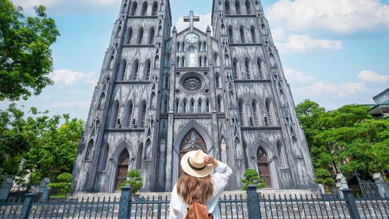 Hanoi Instagram Photo Tour: Ao Dai & Rickshaw Ride Small Group Tour