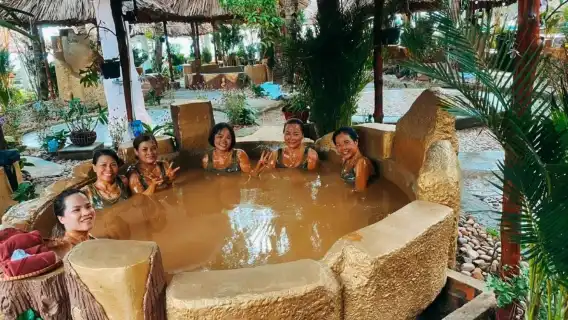 [อ่างโคลนแวร์ซายส์] อ่างโคลน VERSAILLES ที่ฟูก๊วก + นวดสปา + สระว่ายน้ำ + หาดทราย