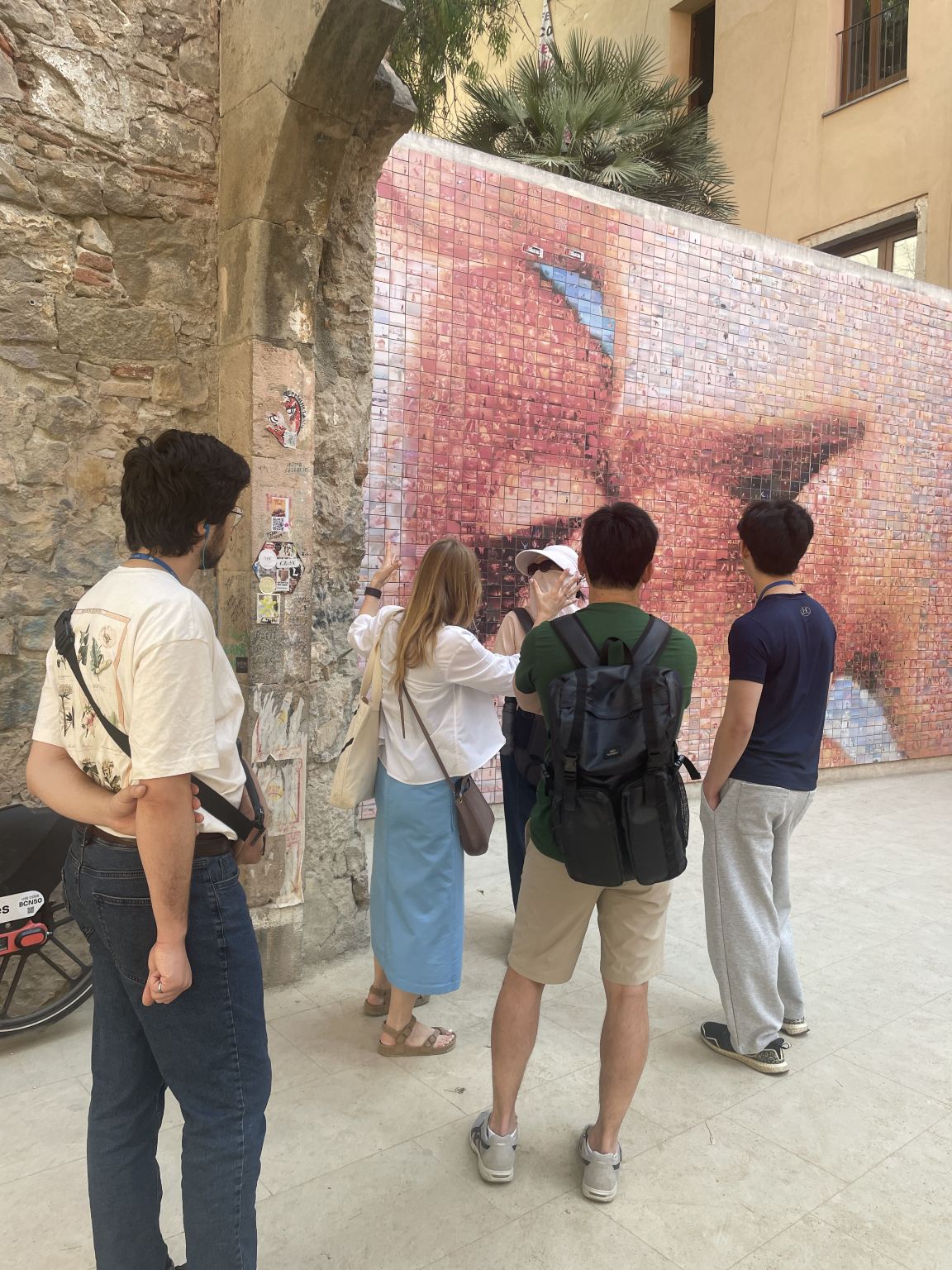 ทัวร์เดินชมโกธิคควอเตอร์บาร์เซโลนา + บริการเข้างานด่วนพิพิธภัณฑ์ปิกัสโซ