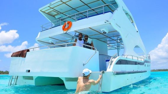 Bayahibe: crociera in catamarano sull'isola di Saona con piscina naturale