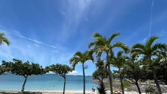 Okinawa: Henza and Hamahiga Islands Guided Bike Tour