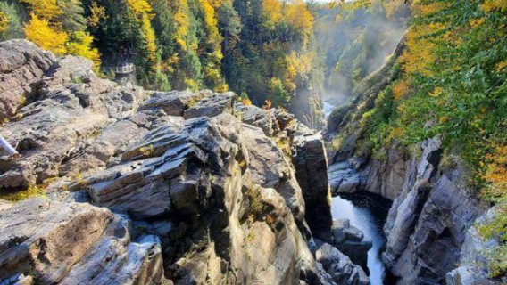 加拿大魁北克城—聖安妮峽谷＋蒙莫朗西瀑布公園＋一日遊