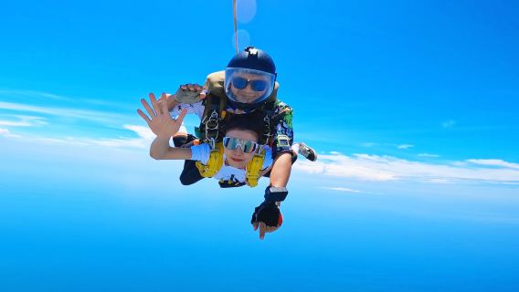 四川青城山高空跳傘重慶成都崇州跳傘【超長自由落體+高空體驗+教練1V1帶跳+美美出片+影片剪輯】