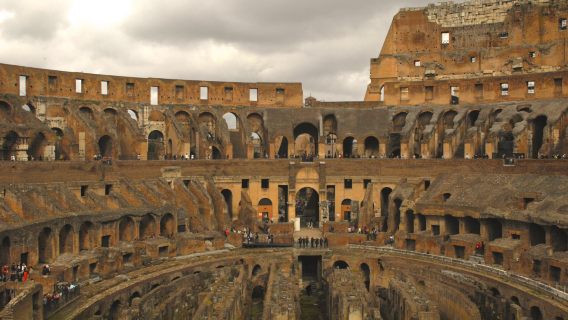 コロッセオ半日ツアー【ガイド解説付き+入場チケット込み+1名様より予約可+毎日出発】