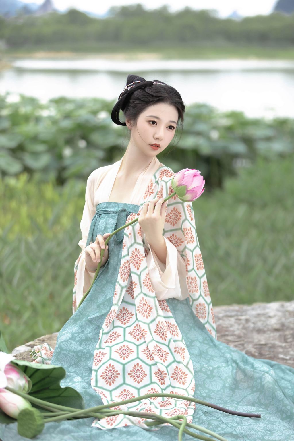 豊林県Tripメモリー【紅星火山/黒瞎子嶺でのフォトグラファーサービス（同行撮影、ドローン撮影、ウェディングフォト、ポートレート、多言語翻訳対応）】