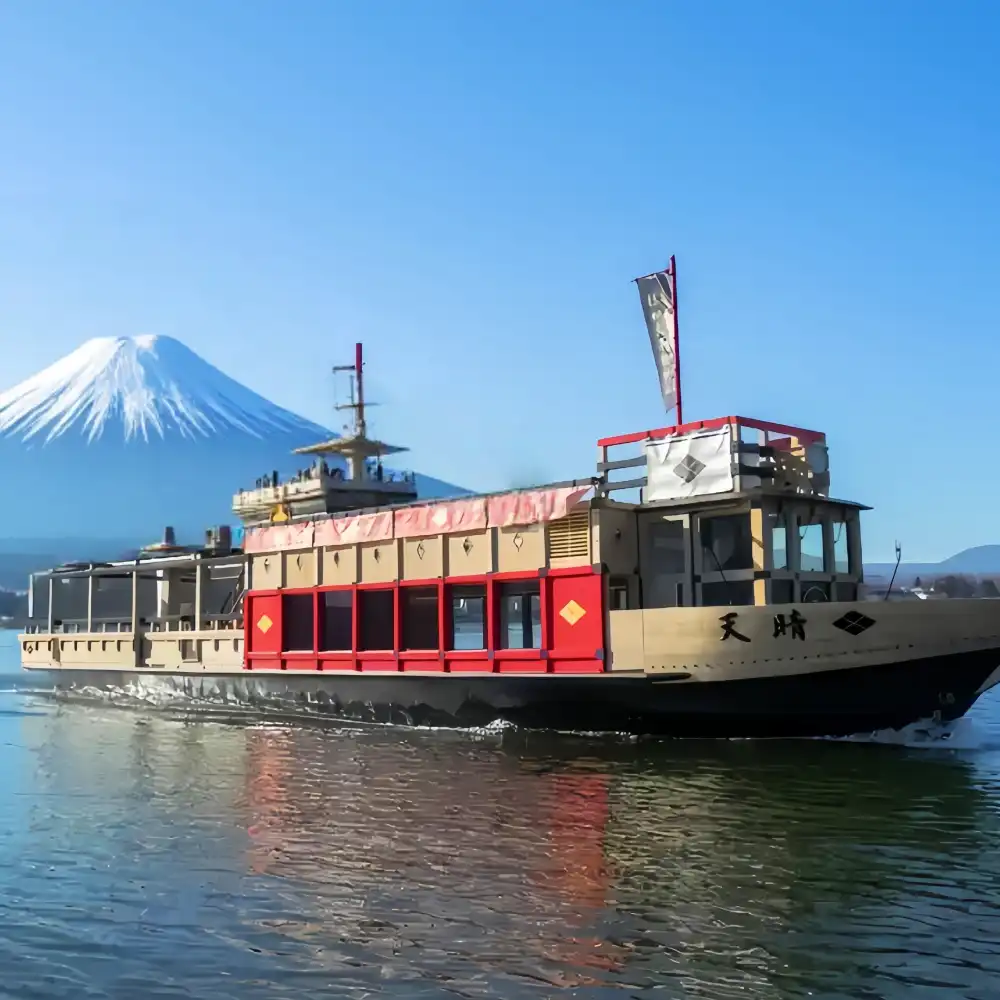 Fuji train and twin lakes day tour: Lake Kawaguchi cable car