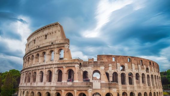 Serviço de transfer privativo na Itália: traslado de Roma/Milão/Florença/Veneza para Pompeia, Civita di Bagnoregio, Lago de Como, Siena, Pienza ou Pisa