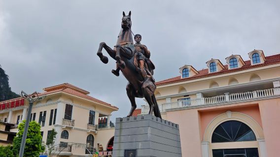 Lawatan Sehari Lang Son Vietnam + Pintu Gerbang Persahabatan [Kad ID Keluar Negara | Termasuk Makan Tengah Hari | Perkhidmatan Bahasa Cina]
