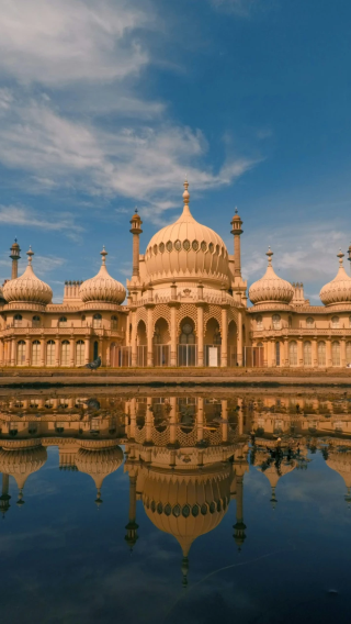 Seven sisters cliffs + Brighton + George IV's "royal pavilion" [solo traveler allowed + round-trip from London]
