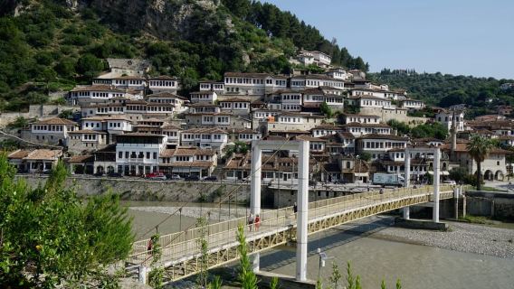From Tirana: Berat UNESCO Full-Day Tour and Belshi Lake
