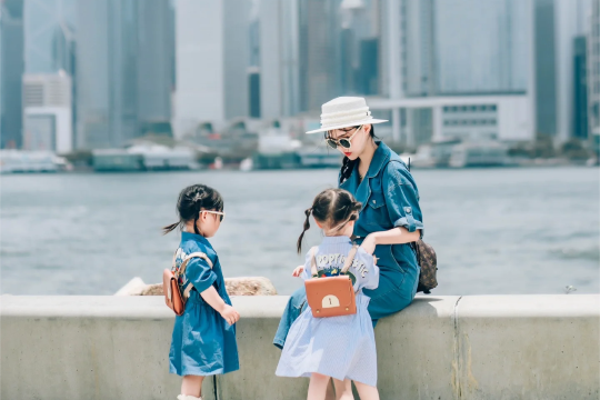 Hong Kong, China: Wong Tai Sin Temple + Avenue of Stars + Golden Bauhinia Square + Victoria Harbor + Victoria Peak + Star Ferry one-day tour