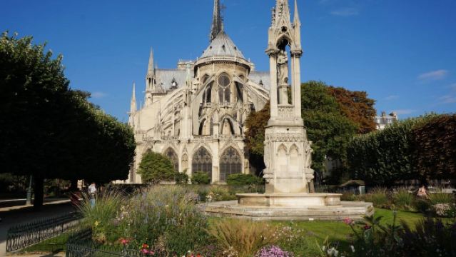 法國巴黎奧賽博物館+莎士比亞書店+巴黎聖母院+瑪萊區一日遊
